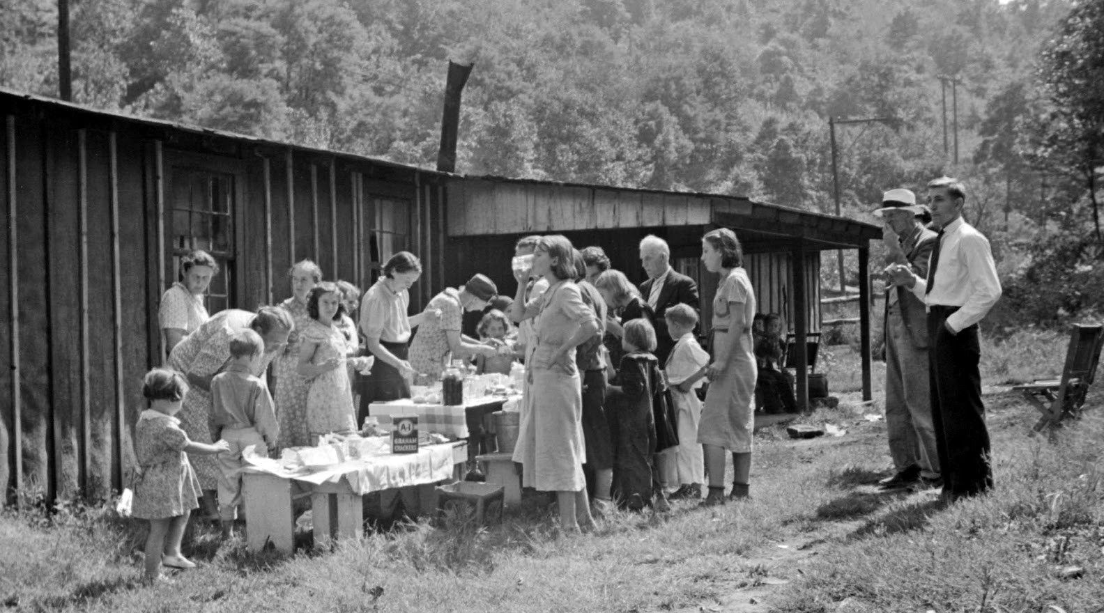 picnic-brought-into-abandoned-mining-town-of-jere-west-virginia-1600x1034-e1417315754424.jpg